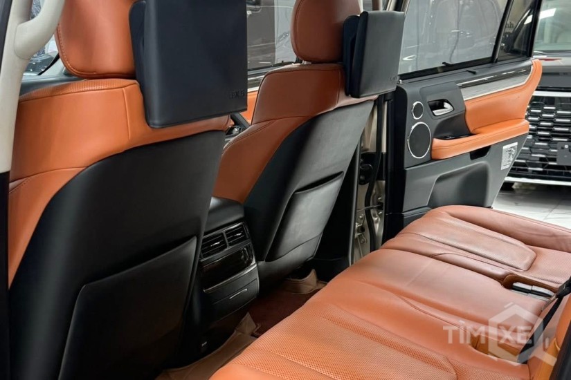 Bán Lexus LX570 màu vàng cát, sản xuất 2018. Xe siêu mới. - TimXe.Net