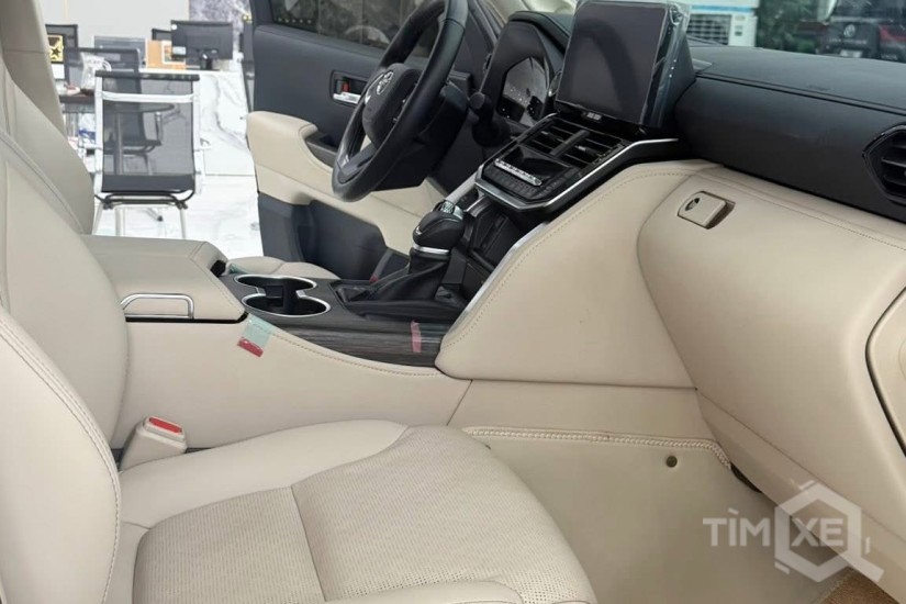 Bán Land Cruiser LC300 sản xuất 2025, siêu lướt 5000Km - TimXe.Net