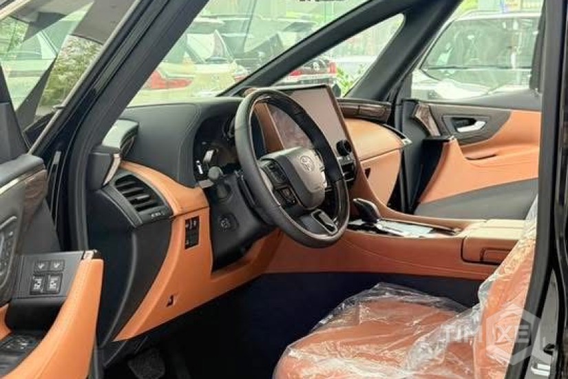 Giao ngay Toyota Alphard HEV sản xuất 2026 - TimXe.Net