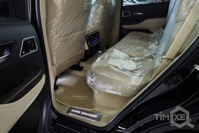 Xe Toyota Land Cruiser LC300 2025 Nhập khẩu - TimXe.Net