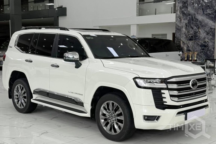 Bán Land Cruiser LC300 sản xuất 2025, siêu lướt 5000Km - TimXe.Net