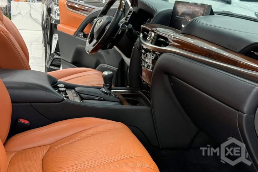 Bán Lexus LX570 2016, nhập Trung Đông, một chủ từ mới. - TimXe.Net