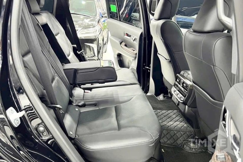 Bán Toyota Land Cruiser LC300, sản xuất 2025. siêu lướt mới 99,99% - TimXe.Net