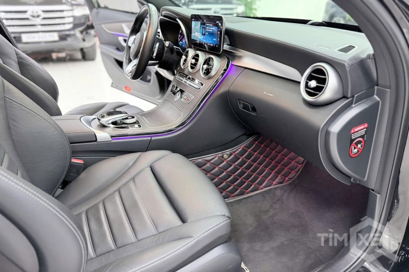 Bán Mercedes C300 AMG sản xuất 2019. xe 1 chủ đi ít, biển Hà Nội. - TimXe.Net