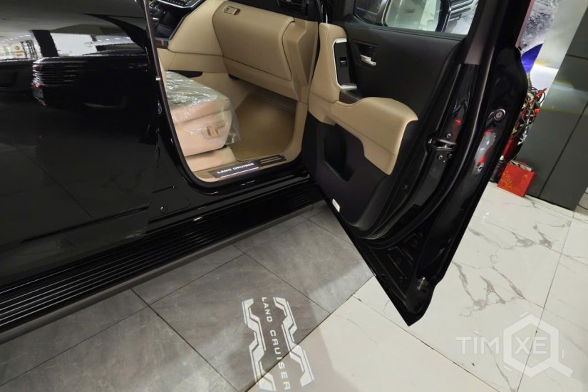 Xe Toyota Land Cruiser LC300 2025 Nhập khẩu - TimXe.Net