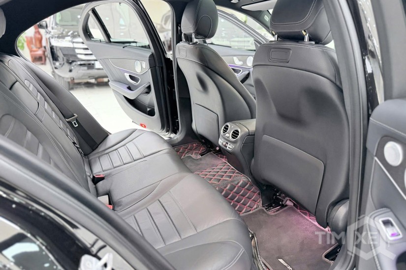 Bán Mercedes C300 AMG sản xuất 2019. xe 1 chủ đi ít, biển Hà Nội. - TimXe.Net