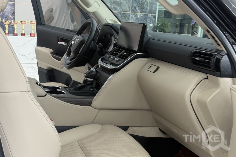 Land Cruiser LC300 sản xuất 2024 siêu lướt, full Bodykit và PPF. - TimXe.Net