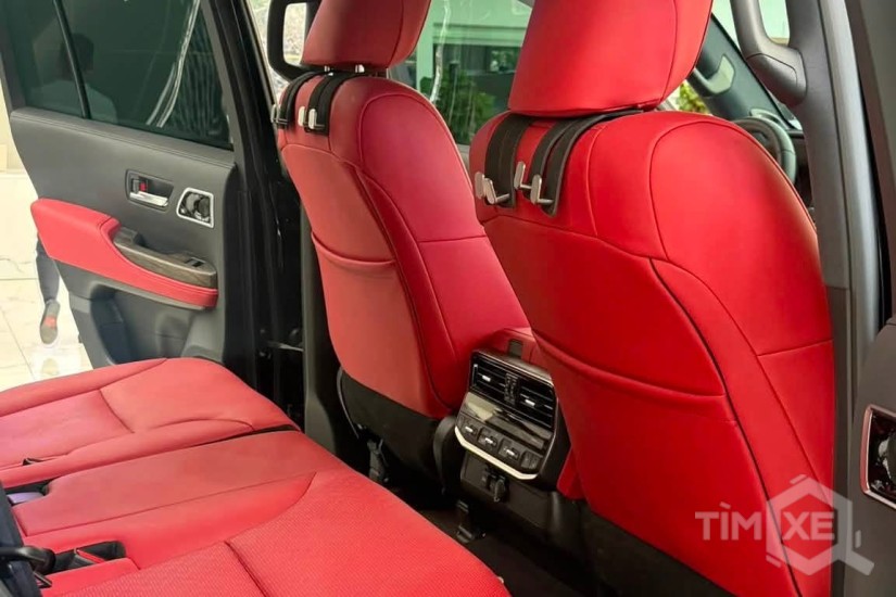 Siêu lướt 5000Km. Land Cruiser LC300 sản xuất 2026. - TimXe.Net