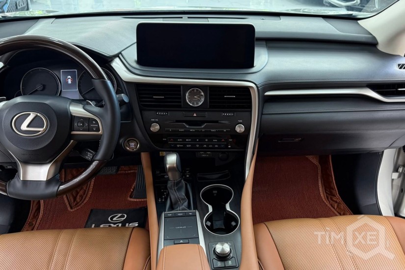 Xe vừa cập bên. Lexus RX300 sản xuất 2020, biển Hà Nội. - TimXe.Net