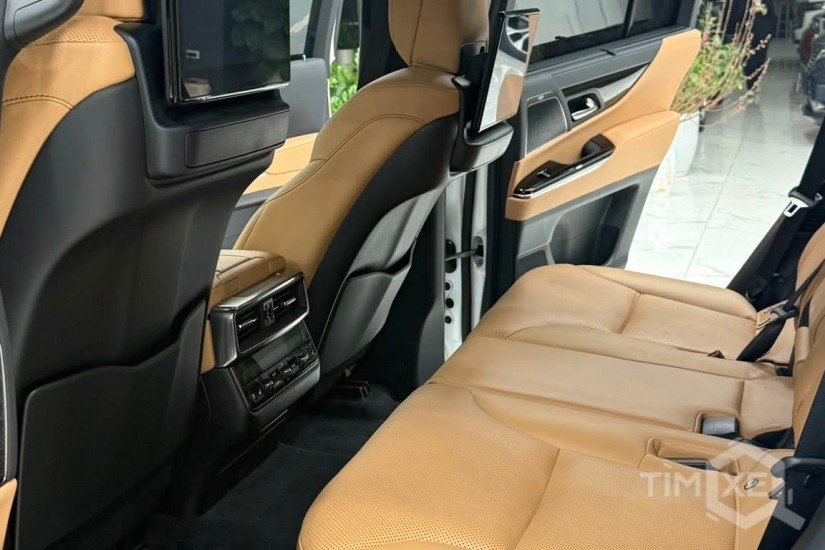 Bán Lexus LX600 7 chỗ sản xuất 2023 Siêu lướt. - TimXe.Net