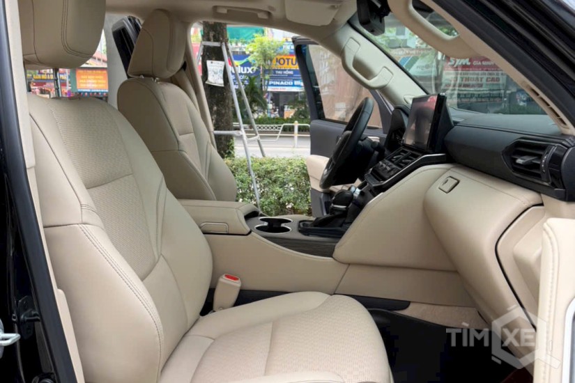 Land Cruiser LC300 sản xuất 2026 siêu lướt. - TimXe.Net