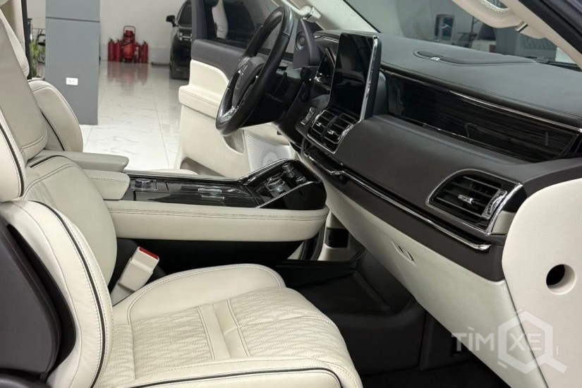 Bán Lincoln Navigator L Black Label sản xuất 2021 - TimXe.Net