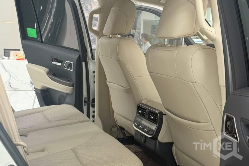 Bán Toyota Land Cruiser LC300 sản xuất 2025 Siêu lướt. - TimXe.Net