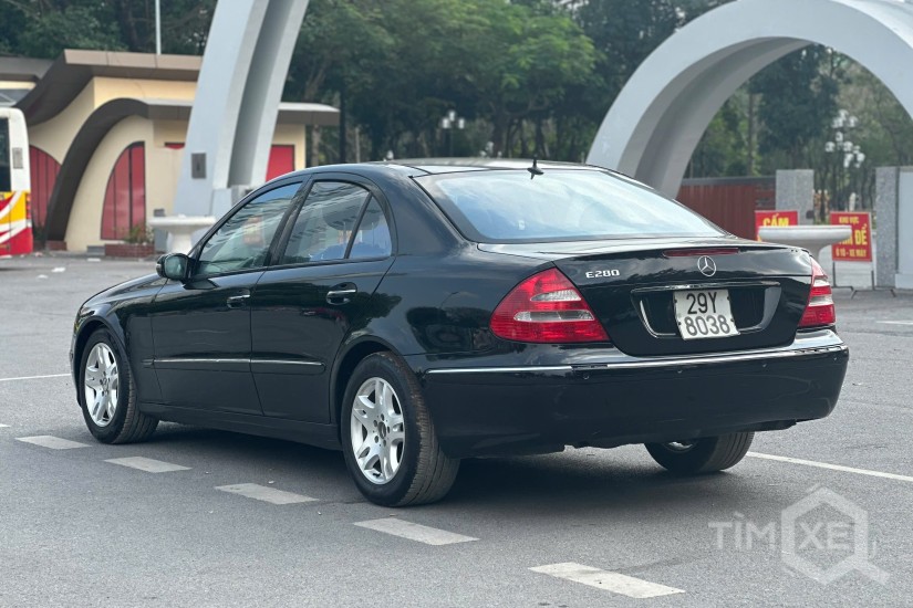 Xe Mercedes-Benz E280 Màu Đen Nội Thất Đen 2005 - TimXe.Net