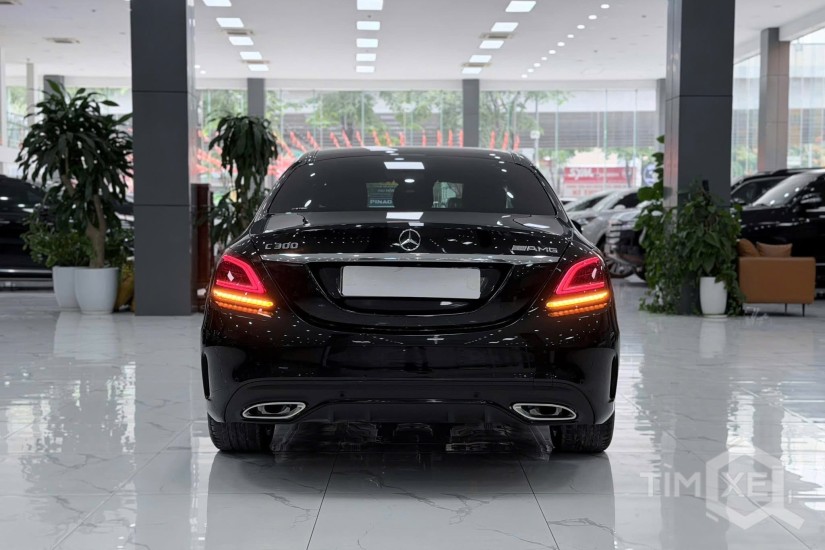 Bán Mercedes C300 AMG sản xuất 2019. xe 1 chủ đi ít, biển Hà Nội. - TimXe.Net
