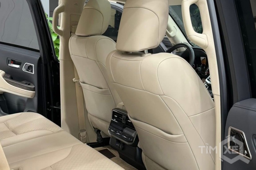 Toyota Land Cruiser LC300 2024 siêu lướt 8000 Km, lên full Trung Đông - TimXe.Net