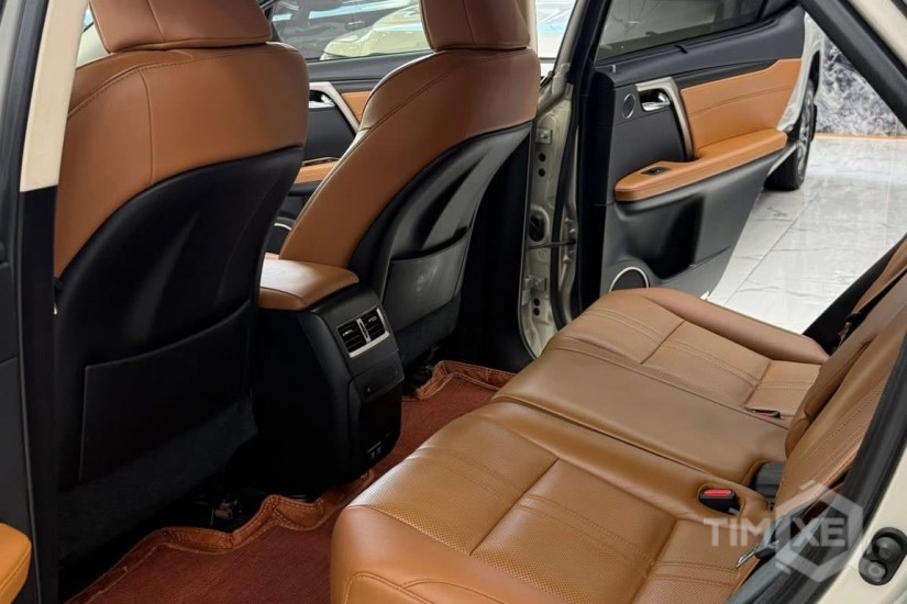 Xe vừa cập bên. Lexus RX300 sản xuất 2020, biển Hà Nội. - TimXe.Net