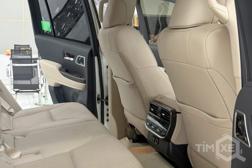 Bán Land Cruiser LC300 sản xuất 2025, siêu lướt 5000Km - TimXe.Net