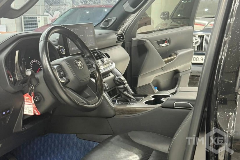 Bán Toyota Land Cruiser LC300 sản xuất 2022. Xe cực mới. - TimXe.Net