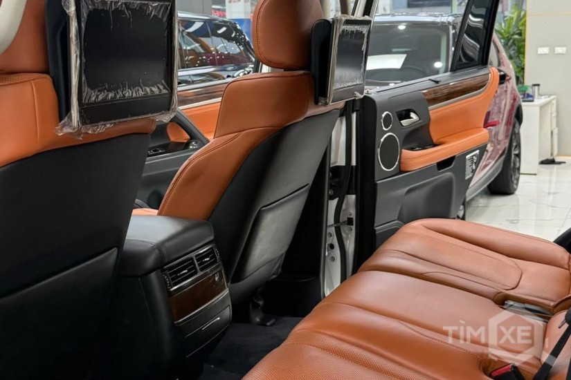 Bán Lexus LX570 2016, nhập Trung Đông, một chủ từ mới. - TimXe.Net