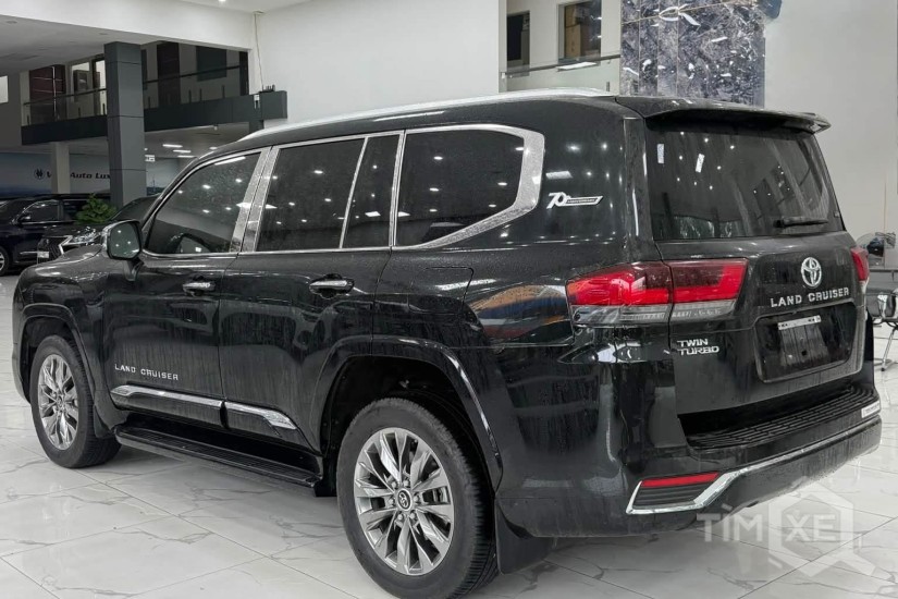 Bán Land Cruiser LC300 sản xuất 2024, full Bodykit chính hãng. - TimXe.Net