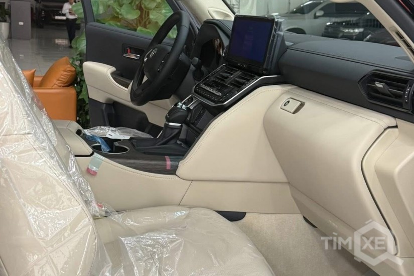 Bán Toyota Land Cruiser LC300 sản xuất 2026, mới 100%. xe giao ngay. - TimXe.Net