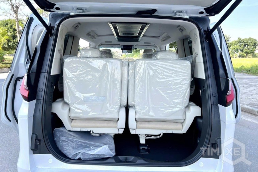 Xe Lexus LM 350 500H 2025 Nhập khẩu - TimXe.Net