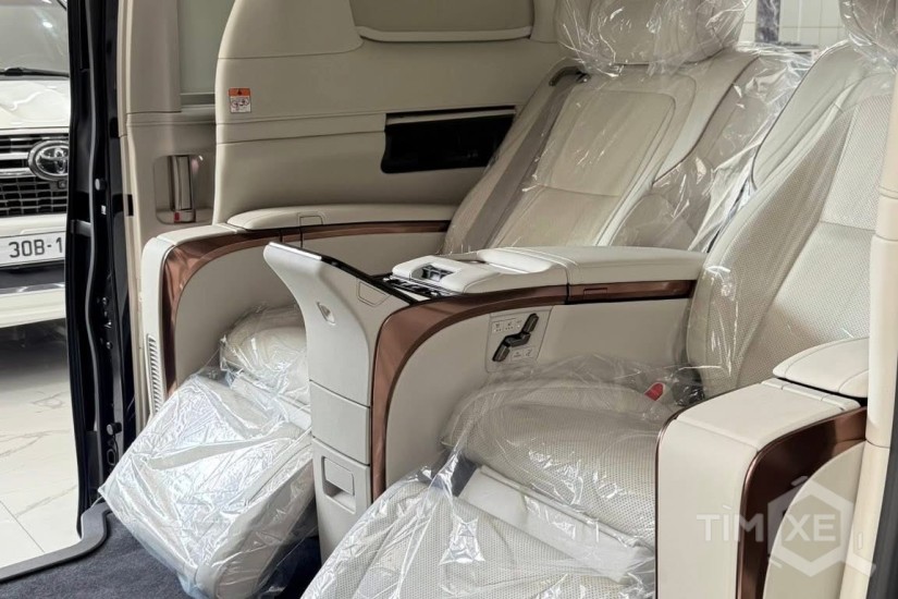 Giao ngay Lexus LM500h 4 chỗ VIP, sản xuất 2025, mới 100%. - TimXe.Net