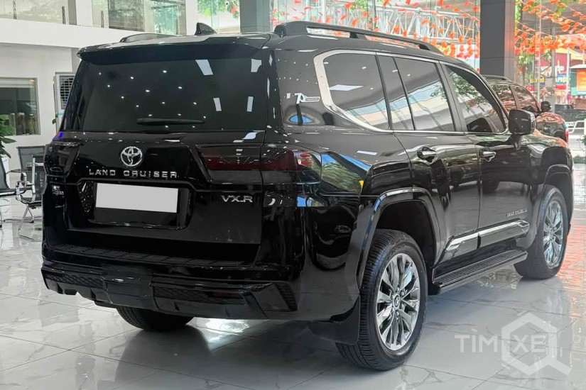 Siêu lướt 5000Km. Land Cruiser LC300 sản xuất 2026. - TimXe.Net