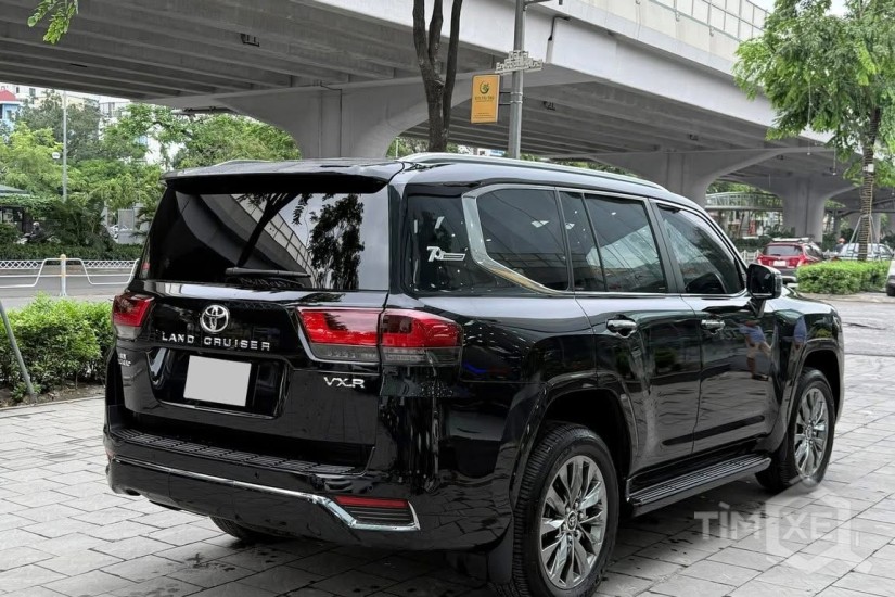 Bán Toyota Land Cruiser LC300, đăng ký 2025, xe mới 99%. - TimXe.Net