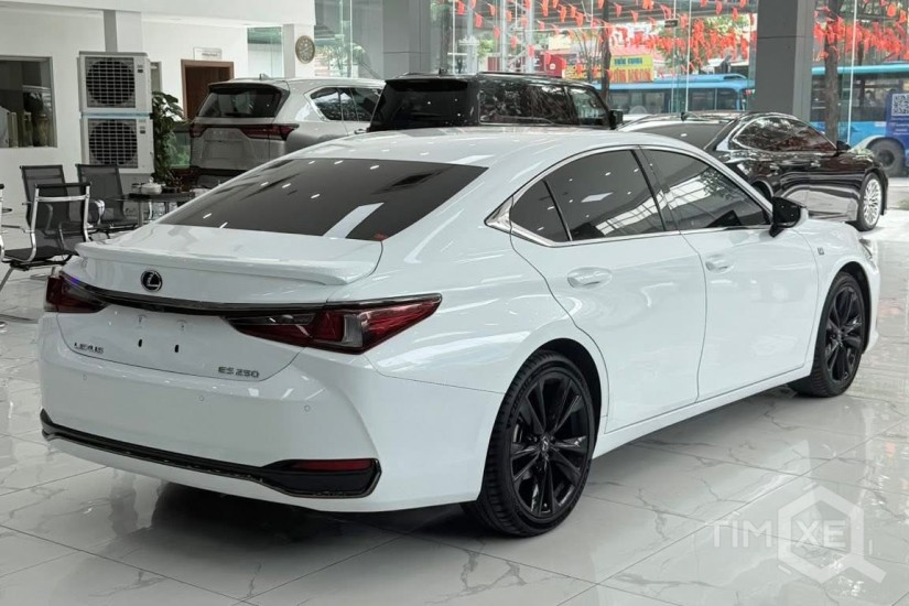 Bán Lexus ES250 Fsport sản xuất 2022. Xe 1 chủ cực mới. - TimXe.Net