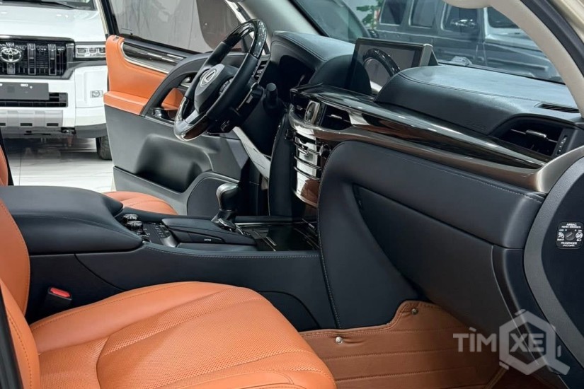 Bán Lexus LX570 màu vàng cát, sản xuất 2018. Xe siêu mới. - TimXe.Net