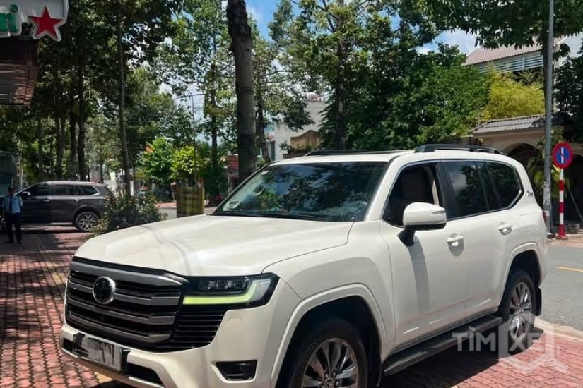 Land Cruiser LC300 sản xuất 2021. Giá chỉ loanh quanh 4 đồng. - TimXe.Net