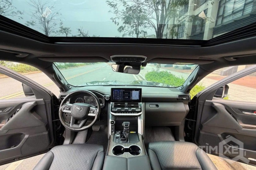 Land Cruiser LC300 sản xuất 2023 cực chât, sang trọng và giữ giá. - TimXe.Net