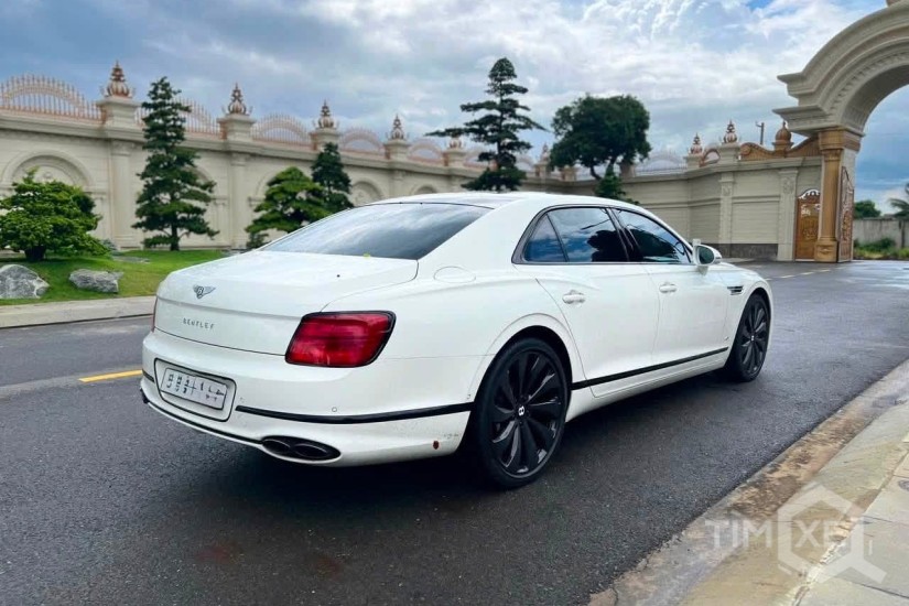 Bán Bentley Flying First Edition sản xuất 2021, mới lăn bánh 9000 Km. - TimXe.Net