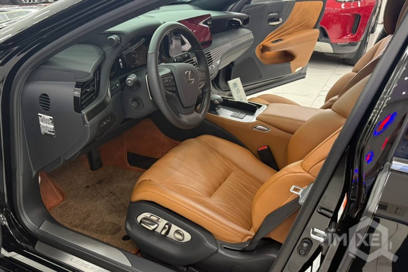 Bán Lexus LS500h sản xuất 2025 siêu lướt 600 Km, mới 99,99%. - TimXe.Net