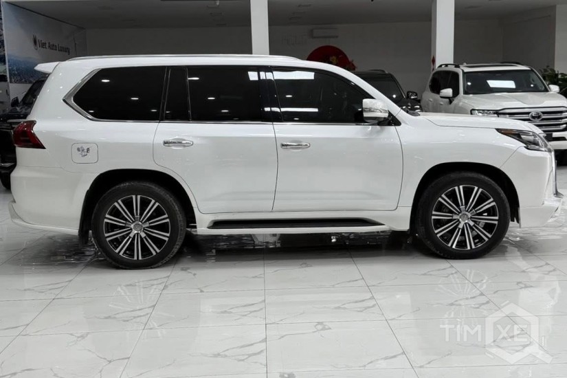 Bán Lexus LX570 sản xuất 2016, lăn bánh cực ít. Xe siêu mới. - TimXe.Net