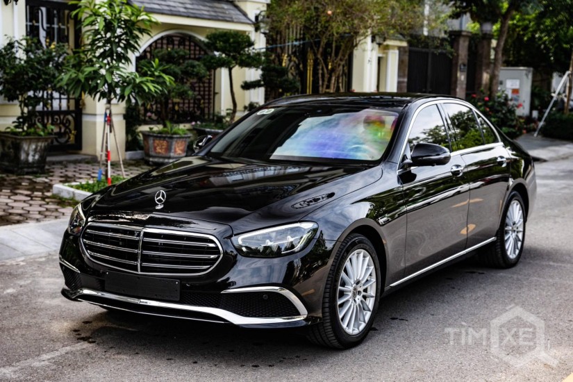 Bán Xe Mercedes-Benz E Class E200 Exclusive 2023 Màu Đen Nội Thất Đen Siêu Lướt Chính Hãng - TimXe.Net