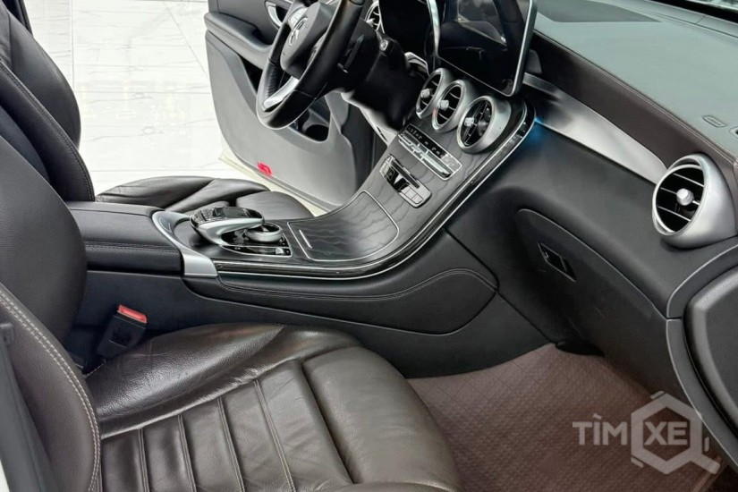 Bán Mercedes GLC300 4Matic sản xuất 2018. - TimXe.Net