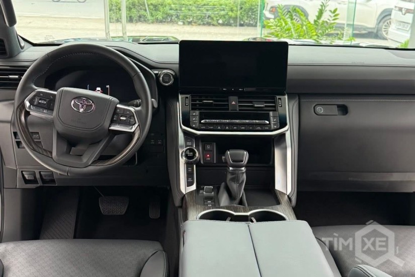 Bán Toyota Land Cruiser LC300 sản xuất 2025, siêu lướt 6000 Km. - TimXe.Net