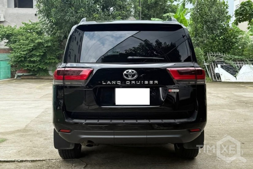 Bán Toyota Land Cruiser LC300 sản xuất 2024 siêu lướt. - TimXe.Net
