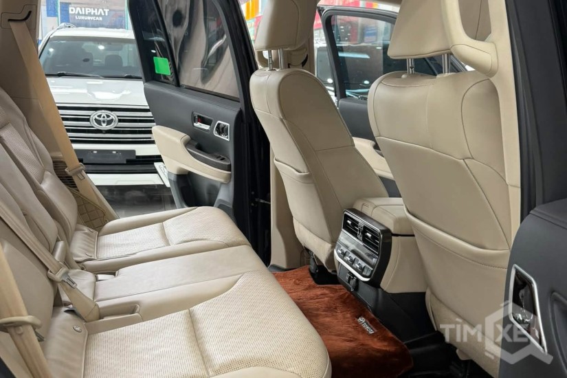 Bán Land Cruiser LC300 sản xuất 2024, full Bodykit chính hãng. - TimXe.Net
