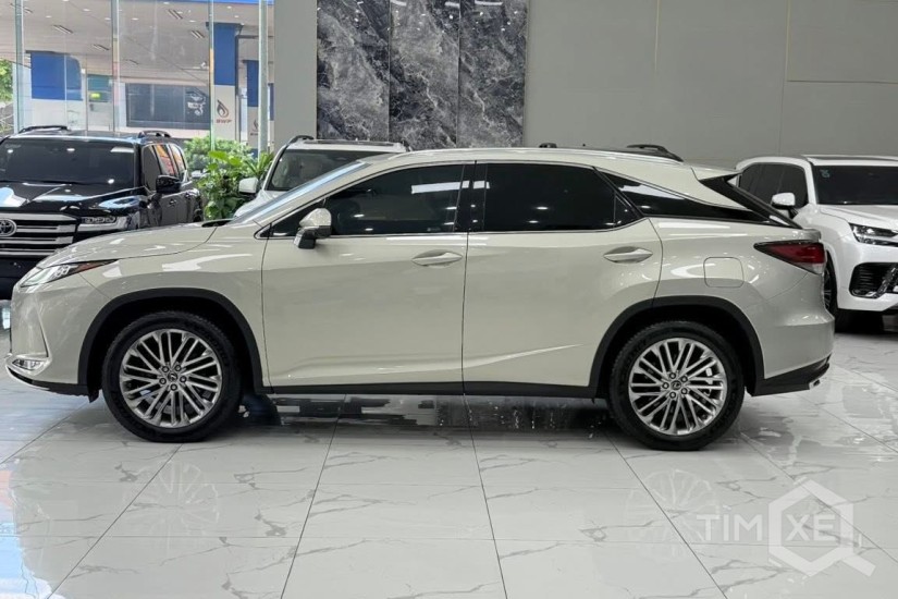 Xe vừa cập bên. Lexus RX300 sản xuất 2020, biển Hà Nội. - TimXe.Net