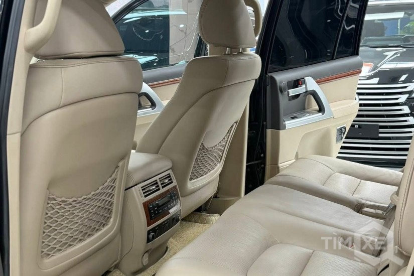 Toyota Land Cruiser 5.7 nhập Mỹ SX 2013 lên fom 2021 có hoán cải. - TimXe.Net
