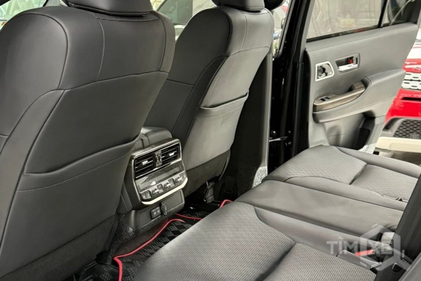 Bán Toyota Land Cruiser LC300 sản xuất 2023, 1 chủ. - TimXe.Net