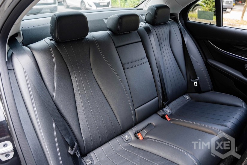 Bán Xe Mercedes-Benz E Class E200 Exclusive 2023 Màu Đen Nội Thất Đen Siêu Lướt Chính Hãng - TimXe.Net