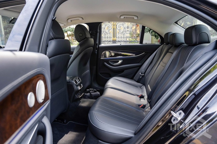 Bán Xe Mercedes-Benz E Class E200 Exclusive 2023 Màu Đen Nội Thất Đen Siêu Lướt Chính Hãng - TimXe.Net