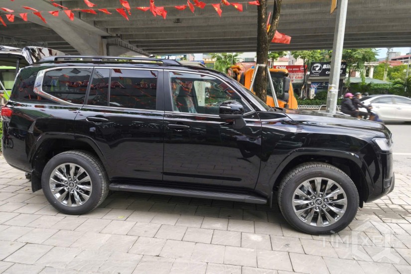 Xe Toyota Land Cruiser LC300 2025 Nhập khẩu - TimXe.Net