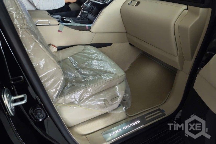 Xe Toyota Land Cruiser LC300 2025 Nhập khẩu - TimXe.Net