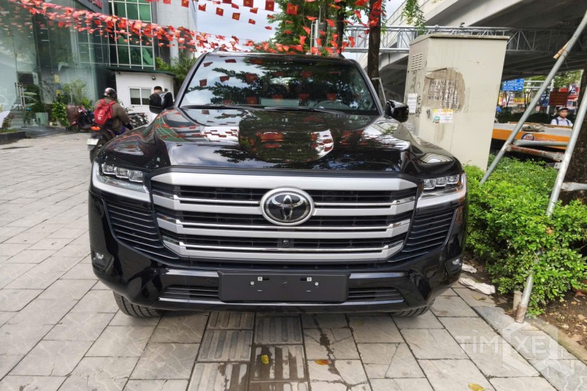 Xe Toyota Land Cruiser LC300 2025 Nhập khẩu - TimXe.Net